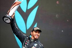 Lewis Hamilton lần thứ 7 vô địch F1, sánh ngang huyền thoại Schumacher