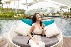 Ninh Dương Lan Ngọc khoe vòng eo 'con kiến' với loạt áo croptop sexy