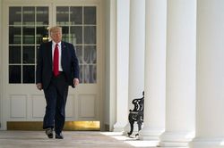 Viễn cảnh chờ ông Trump nếu rời Nhà Trắng
