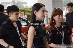 Hậu bê bối ngoại tình, Đổng Khiết lộ vẻ già nua ở tuổi 40