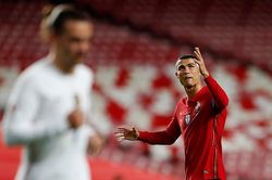 Ronaldo và Bồ Đào Nha trở thành cựu vương Nations League