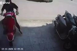 Clip: Màn 'quay xe' có 1-0-2 của người phụ nữ khiến cư dân mạng không thể nhịn cười