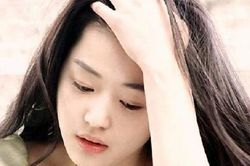 Đi từ thiện miền Trung để vượt qua nỗi đau phát hiện chồng ngoại tình
