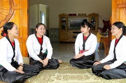 Gìn giữ điệu hát Ví, Rang