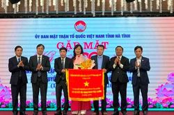 MTTQ tỉnh Hà Tĩnh nhận Cờ thi đua của Chính phủ
