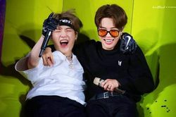 Lời chúc 'man rợ' của Suga trong sinh nhật Jimin BTS năm ngoái đã thành hiện thực