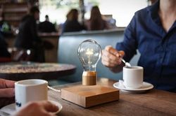 Phát minh mới: Thùng rác phát wifi, thiết bị giảm tiếng ồn nhà vệ sinh