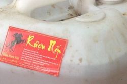 Cảnh báo ngộ độc rượu methanol