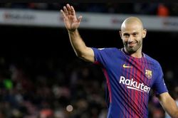 Cựu ngôi sao Barcelona tuyên bố giải nghệ