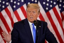 Trump 'nổi đóa' trên Facebook, tiếp tục tố gian lận bầu cử