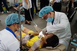 Khám chữa bệnh miễn phí cho 2000 người nghèo