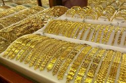 Lo ngại COVID-19 lan rộng, vàng trụ vững trên ngưỡng cao