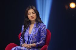 Hoàng Thùy Linh gây bất ngờ khi tiết lộ hơn 30 tuổi vẫn để mẹ quản lý thu nhập