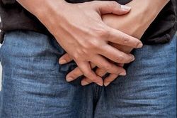 Nhập viện vì 'cậu nhỏ' cương cứng suốt 30 giờ
