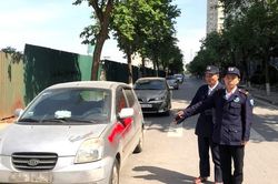 Bảo vệ xịt sơn vào ô tô ở chung cư: Khởi tố 3 người