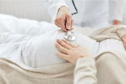 Nhà nội chỉ trích dâu góa bụng bầu, biết sự thật tất cả câm nín