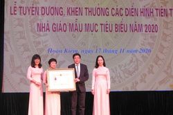 Hà Nội: Tuyên dương điển hình tiên tiến, nhà giáo mẫu mực
