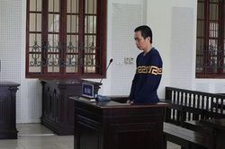 Nghịch tử giết bố vì không xin được tiền uống rượu