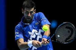 Djokovic, Medvedev thắng nhanh trận ra quân tại ATP Finals
