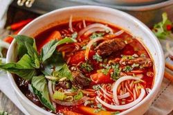 Bí quyết làm phở bò sốt vang ngon đậm đà