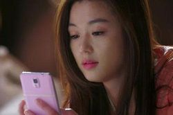 Chiếc điện thoại bỏ quên phơi bày sự thật khủng khiếp bấy lâu chồng che giấu