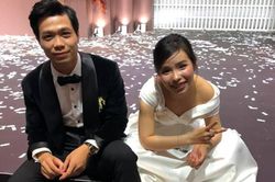 'Xả vai' cô dâu chú rể, Công Phượng - Viên Minh ngồi bệt dưới đất khiến fan thích thú