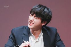 Jimin phản ứng 'cực gắt' với Suga, Jin bối rối khi nói về visual của bản thân