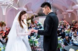 Địch Lệ Nhiệt Ba và Hoàng Cảnh Du lại bị nghi hẹn hò vì có chung một vệ sỹ