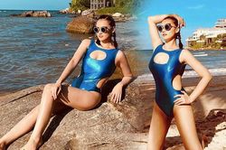 U40 Lã Thanh Huyền 'nổi loạn' với bikini khoe đường cong nuột nà