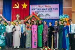 TP. Long Xuyên họp mặt kỷ niệm 38 năm ngày Nhà giáo Việt Nam ( 20-11-1982 - 20-11-2020)