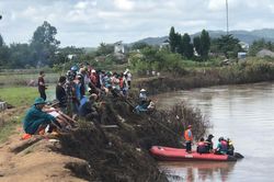 Tìm thấy thi thể học sinh mất tích trên sông Ayun