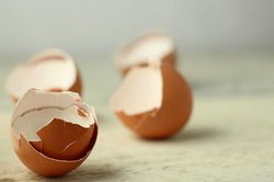 'Bật mí' những cách tận dụng vỏ trứng không phải ai cũng biết