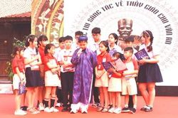 Niềm tôn kính 'người thầy của muôn đời'