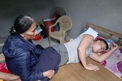 Cựu quân nhân bị chấn thương cột sống, cần giúp đỡ