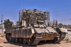 Kinh hãi lô cốt di động, bọc giáp lồng như 'chuồng chó' của Israel