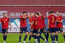 Nations League: Tây Ban Nha nghiền 'Cỗ xe tăng' Đức, 'Gà trống Gô-loa' gáy vang