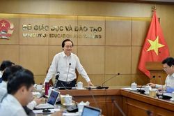 Bộ trưởng Phùng Xuân Nhạ: Rà soát SGK phải thường xuyên, liên tục, nghiêm túc