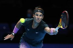 Nadal gục ngã trước Dominic Thiem sau hai loạt 'đấu súng'