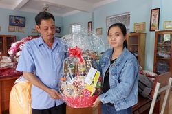 Bạn đọc Tiền Phong hỗ trợ thầy trò ở vùng sạt lở Trà Leng