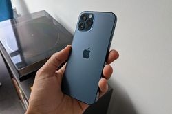 Cận cảnh iPhone 12 Pro, giá từ 30,99 triệu đồng tại Việt Nam