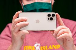 Hết iPhone 12 mini, iPhone 12 Pro Max lại dính lỗi lạ