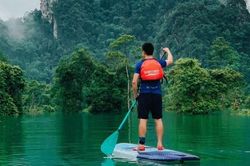 Độc đáo: Tour du lịch vùng lụt và thăm bộ lạc bí hiểm nhất thế giới