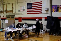 Chiến dịch ông Trump lại thay đổi vụ kiện ở Pennsylvania