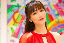 Lên tục bị réo tên trong ngày cưới Công Phượng, Hòa Minzy nói gì?