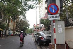Cách phân biệt biển cấm dừng, cấm đỗ xe để không bị xử phạt
