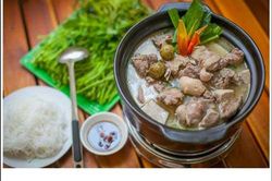 Vào bếp nấu vịt om sấu ngon đúng vị truyền thống của người Hà Nội