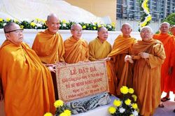 Phục dựng di tích Tổ sư Minh Đăng Quang và các tin khác