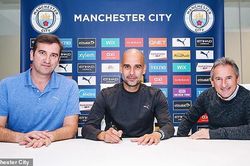 Pep Guardiola ký hợp đồng thêm 2 năm, ở lại Man City đến 2022