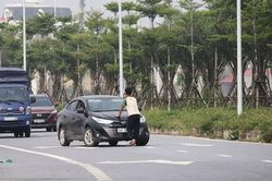Hà Nội: Điều tra hành vi chặn xe ô tô trên đường Cienco 5 để xin tiền
