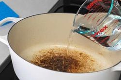 Cách làm sạch một chiếc nồi bị cháy chị em không thể bỏ qua!